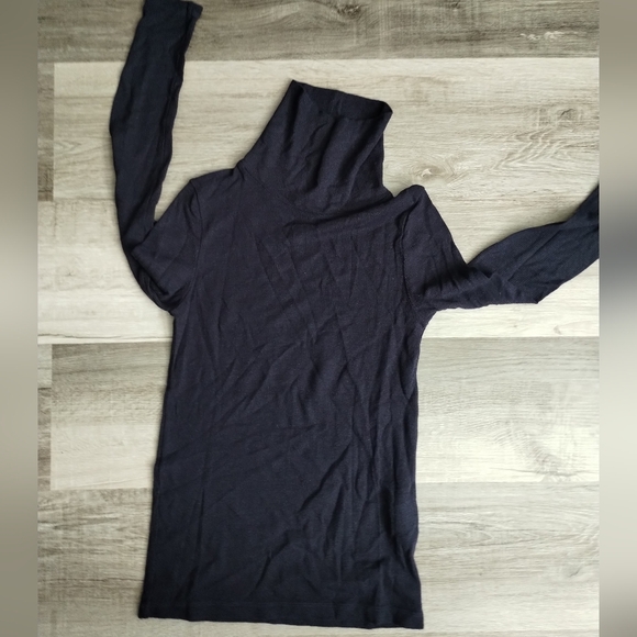 Madewell Long Sleeve Turtle Neck Top - Picture 9 of 9